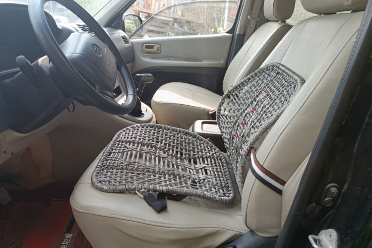 Used Jinbei Grace 2015 2.0L Classic Edition Standard Model Short Wheelbase 7 Seats Left Front Seat