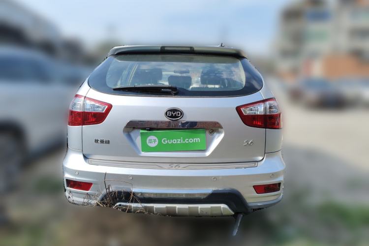 Used BYD S6 2013 Platinum Edition 2.0L Manual Luxury Model
