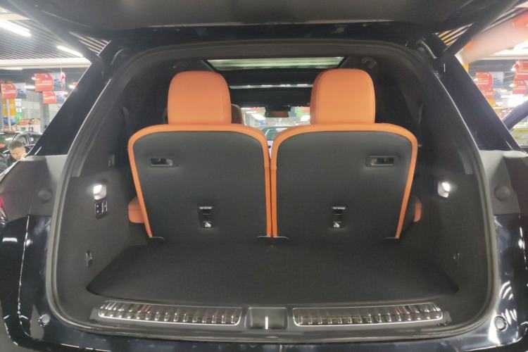 Used Li Auto L8 2024 Max Trunk