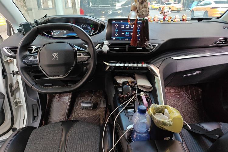 Used Peugeot 5008 2017 350THP 7-Seater Elite Edition Center Console