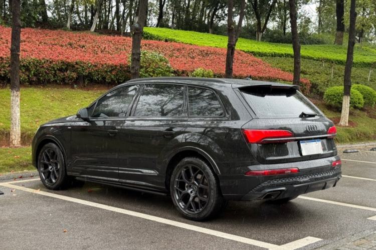 Used Audi Q7 2025 45 TFSI quattro S line Black Warrior Edition Exterior 4