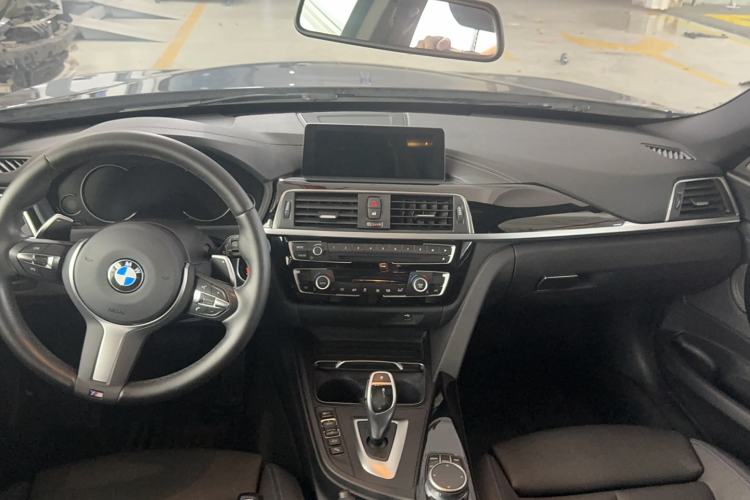 Used BMW 3 Series GT 2020 320i M Sport Night Edition Interior 3