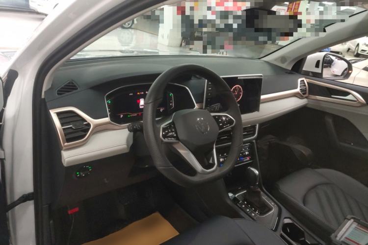 Used Volkswagen Tharu 2023 300TSI Two-Wheel-Drive Full Moon Edition Center Console