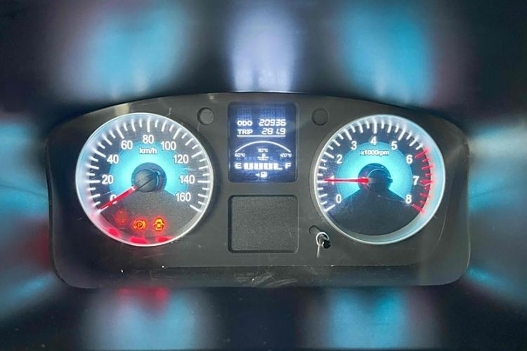 Used Jinbei Gold Hiace M Classic 2022 Panda Edition 1.5L Engineering Lion Passenger Van 6 Seats