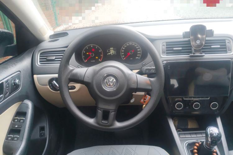 Used Volkswagen Sagitar 2012 1.6L Manual Comfort Model Steering Wheel