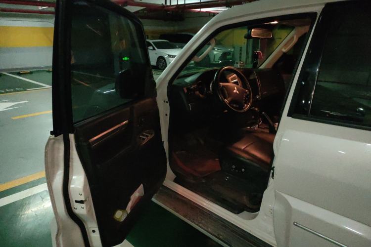 Used Mitsubishi Pajero 2020 3.0L Automatic Standard Edition
