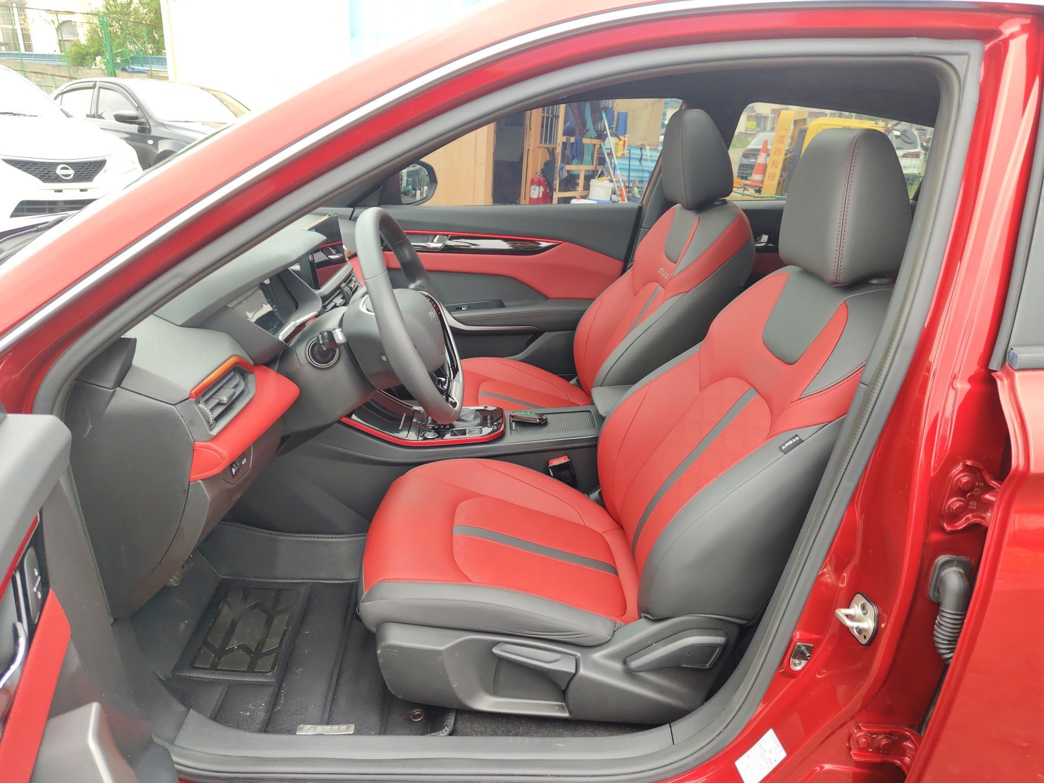 Переднее сиденье в автомобиле