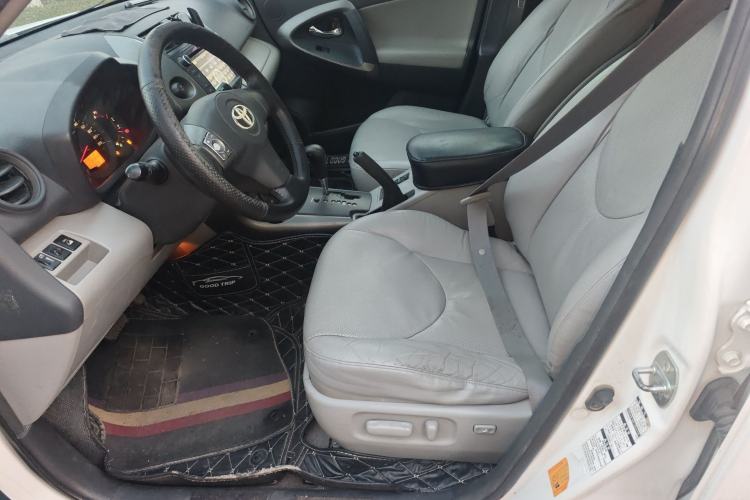 Used Toyota RAV4 2009 2.4L Automatic Luxury Edition
