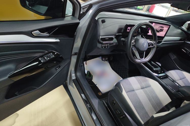 Used Volkswagen ID.4 CROZZ 2022 Standard Range PURE Edition Driver Seat