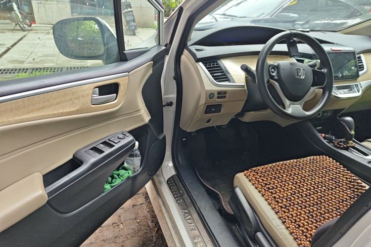 Used Honda Jade 2013 1.8L automatic Comfort version 5 seats Driver Seat