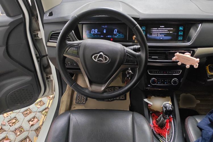 Used CHANGAN KAICHENG Oushang A600 2016 1.5L Manual Luxury 7-Seater Steering Wheel