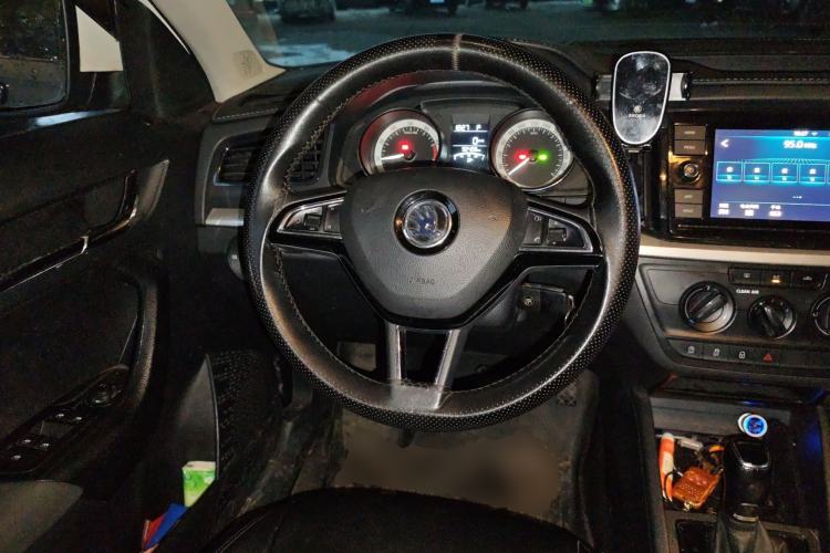 Used Skoda Kamiq 2018 1.5L Automatic Standard Edition China VI Steering Wheel