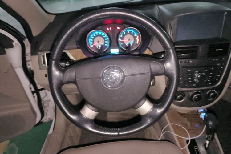 Used Buick Excelle 2015 1.5L Automatic Luxury Edition Steering Wheel