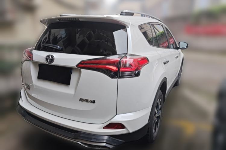 Used Toyota RAV4 2016 2.0L CVT Two-Wheel Drive Smart Edition China V Standard Rear Right 45 Deg