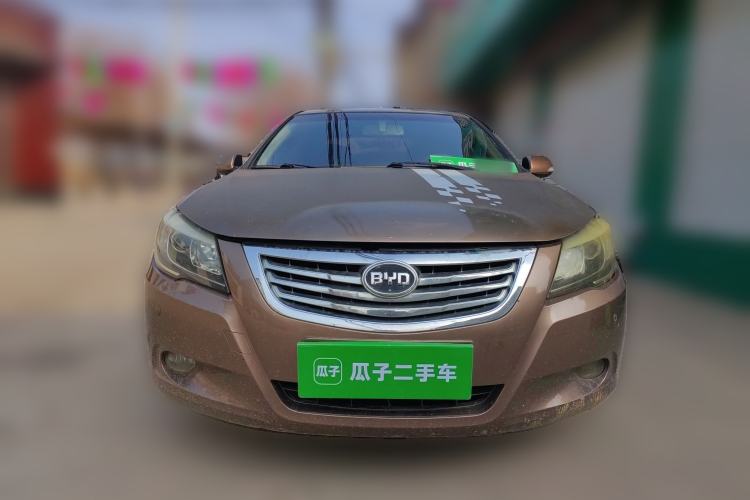 Used BYD G6 2011 2.0L Manual Luxury Version
