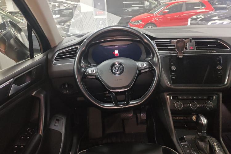 Used Volkswagen Tiguan 2018 330TSI All-Wheel-Drive Innovation Model Steering Wheel