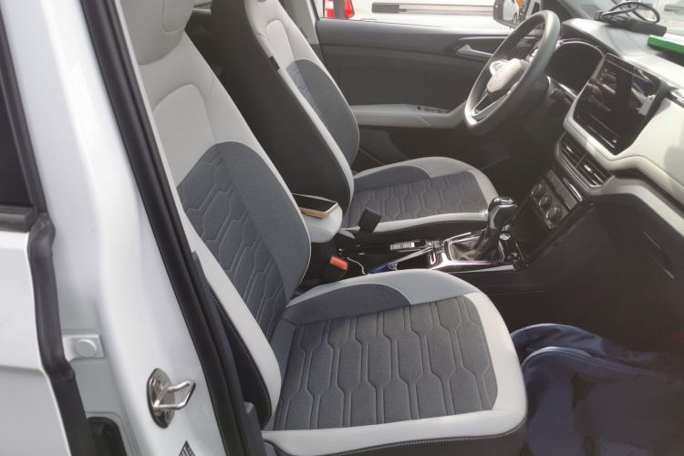 Used Volkswagen Tharu 2025 New Sharp 1.5L Ambitious Edition Right Front Seat