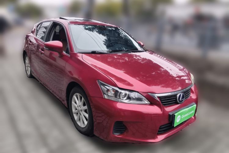 Used Lexus CT 2013 CT200h Elite Edition Front Right 45 Deg