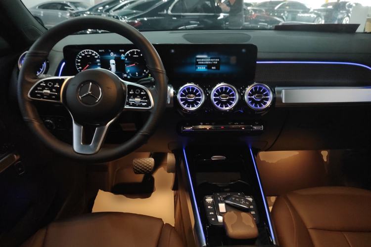 Used Mercedes-Benz GLB 2023 GLB 220 Sport Edition Center Console