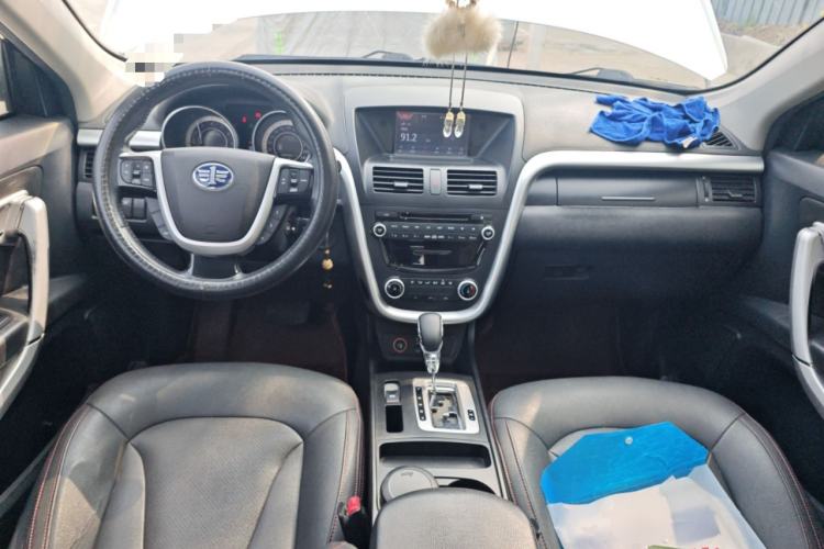 Used Bestune X80 2013 2.0L automatic comfort version
