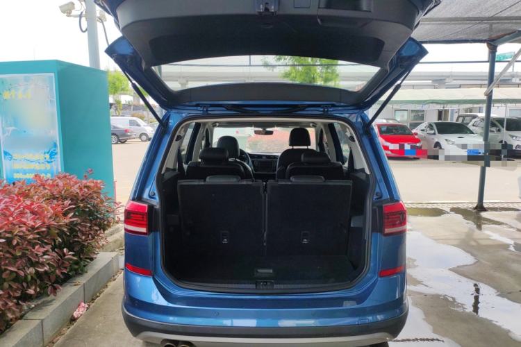 Used Volkswagen Touran 2018 Volkswagen Touran L 280TSI DSG Boundary Edition 6-Seater China VI Standard