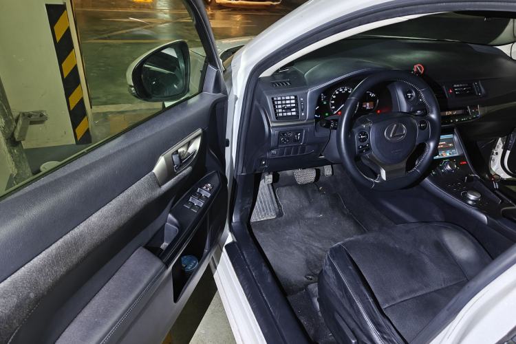 Used Lexus CT 2014 CT200h Elite Edition Monochrome Driver Seat