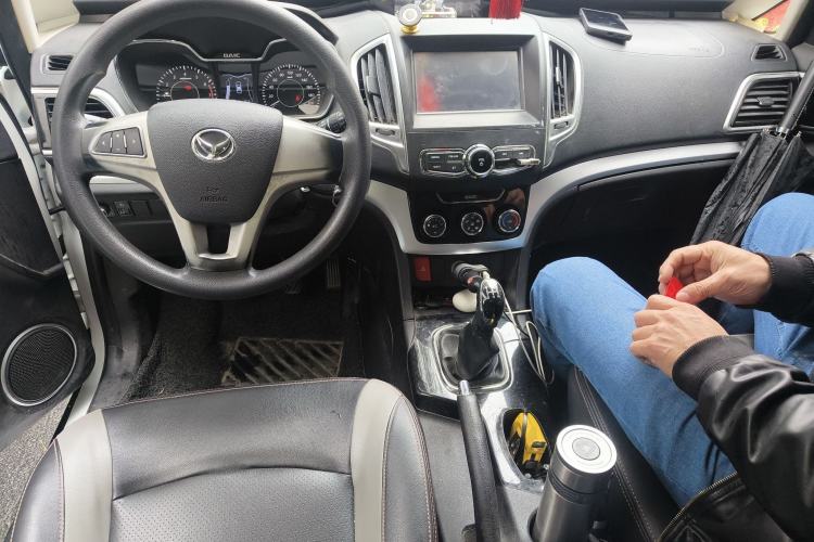 Used HYOSOW H3 2015 1.5L manual luxury version
