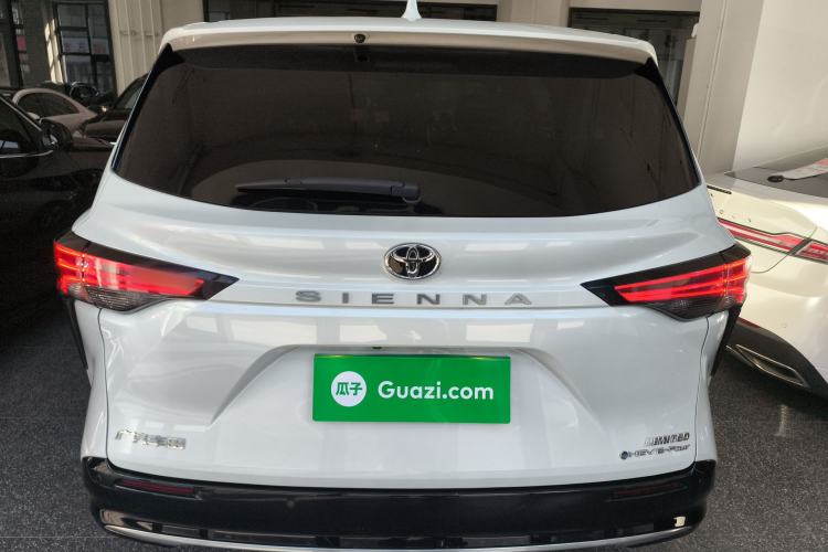 Used Toyota Sienna 2024 2.5L Hybrid Four-Wheel Drive Prestige Edition