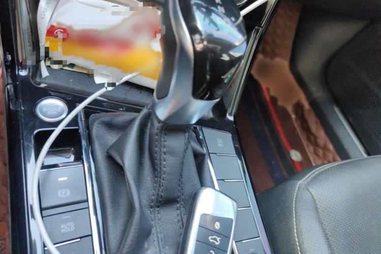 Used Volkswagen Passat 2019 330TSI Luxury Edition China VI Standard Gear Lever