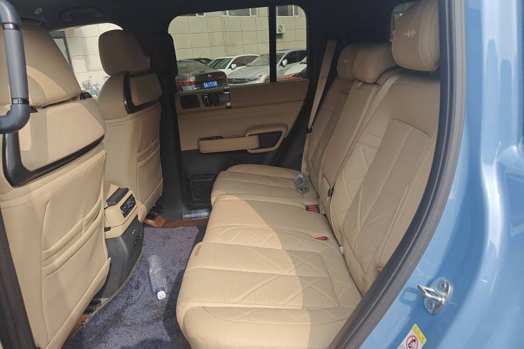 Used Formula Leopard 5 2023 Explore Edition