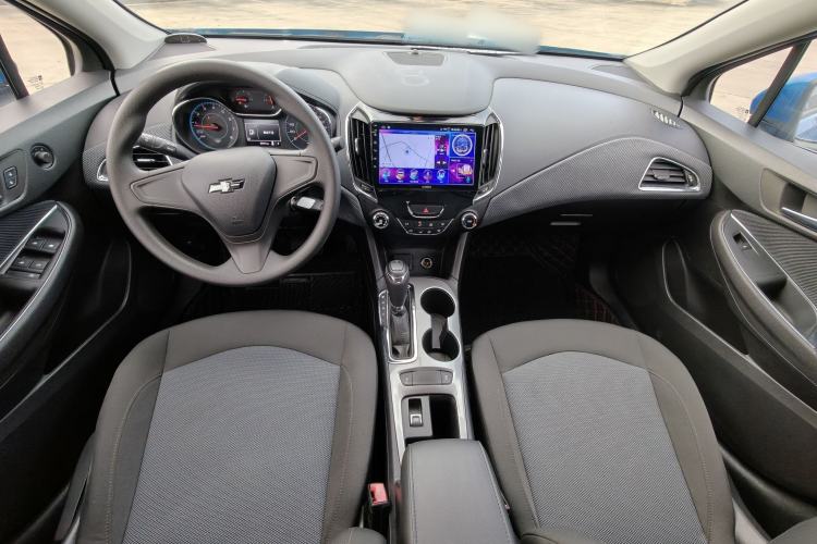 Used Chevrolet Cruze 2017 1.5L Automatic Pioneer Sunroof Edition Interior 1