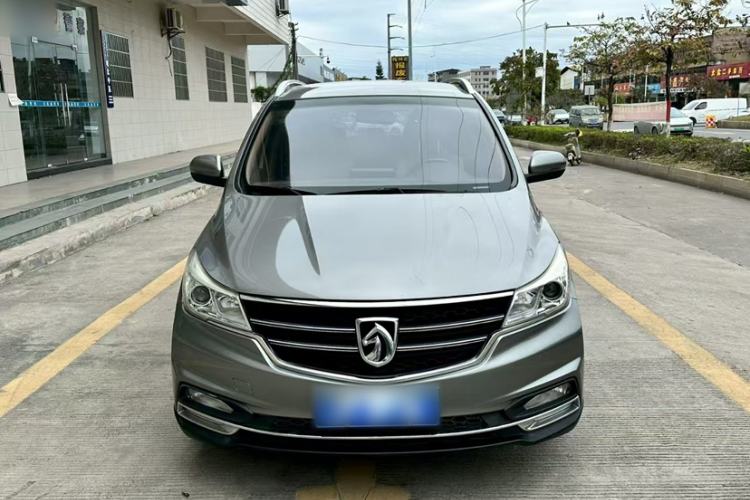 Used Baojun 730 2017 1.5T Manual Fashion Version 7 Seats China V Emission Standard
