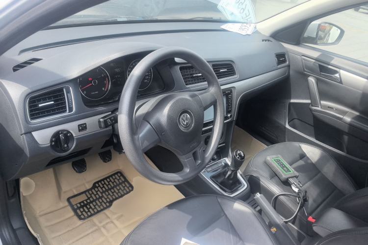 Used Volkswagen Lavida 2013 Restyled Classic 1.6L Manual Comfort Edition