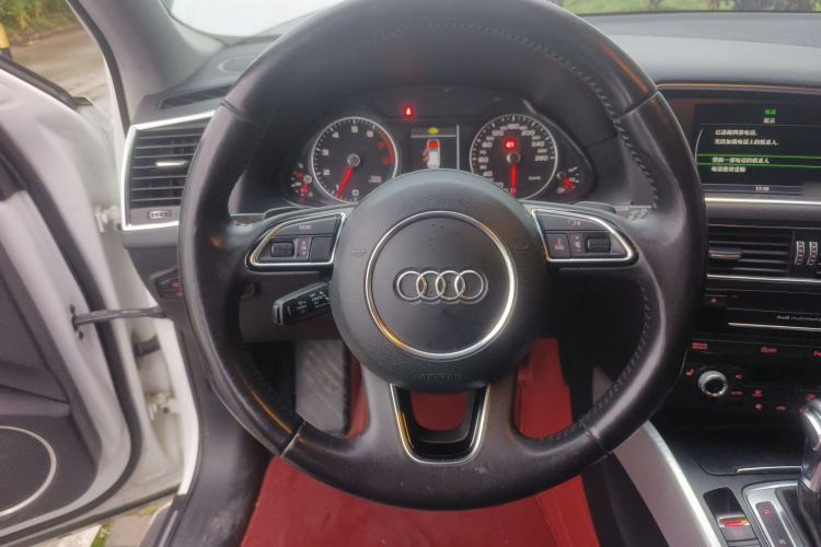 Used Audi Q5 2013 45 TFSI quattro Sport Edition Steering Wheel