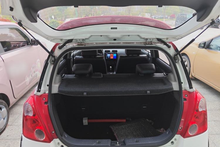 Used Suzuki Swift 2016 1.5L Automatic Fashionable Coolplay Edition
