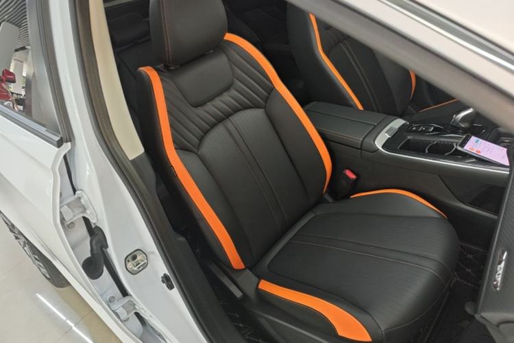 Used Dongfeng Aeolus Yixuan MAX 2023 1.5T Ultra-Stylish Trendsetting Dad Edition