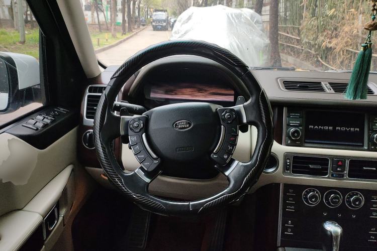 Used Land Rover Range 2012 5.0 NA V8 Steering Wheel