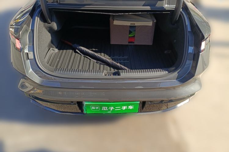 Used Lynk & Co Z10 2025 95 kWh 806 km Range Rear-Wheel Drive Advanced Driver-Assistance System Max