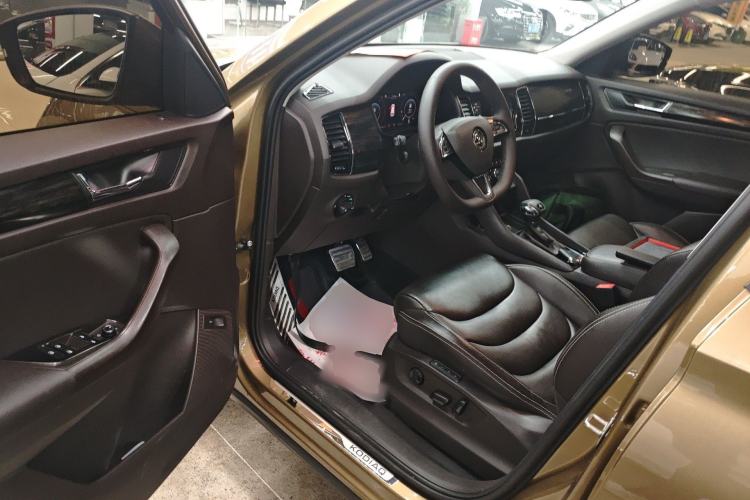 Used Skoda Kodiaq 2019 Facelifted TSI330 7-Seater Two-Wheel-Drive Luxury Enjoyment Edition China VI Standard Driver Seat