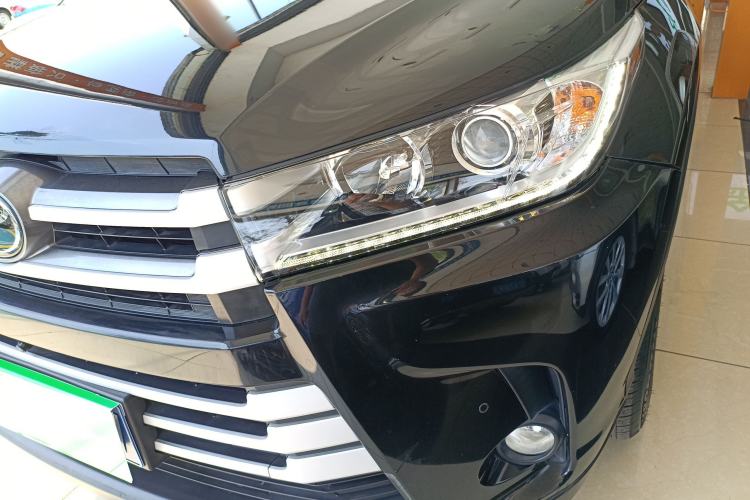 Used Toyota Highlander 2018 2.0T Four-Wheel Drive Luxury Version 7 Seats China VI Standard