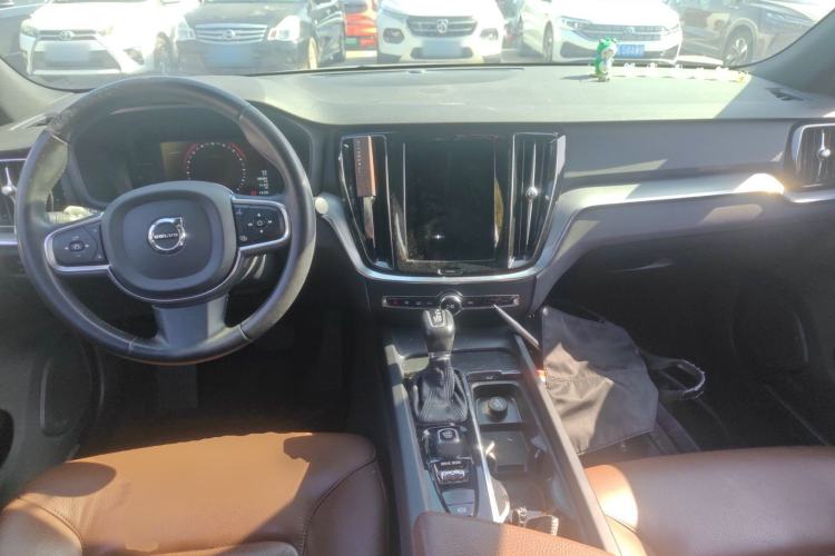Used Volvo S60 2020 T4 Zhiyi Luxury Edition Center Console