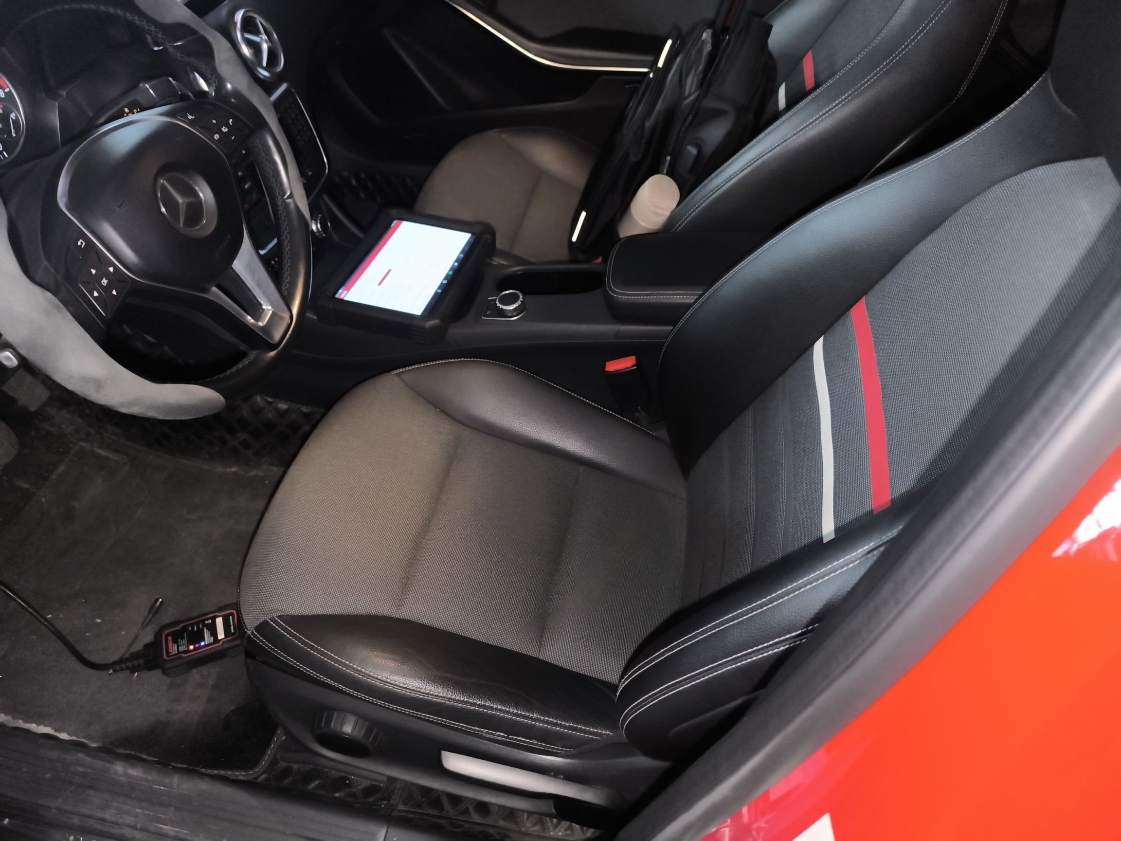 Переднее сиденье в автомобиле