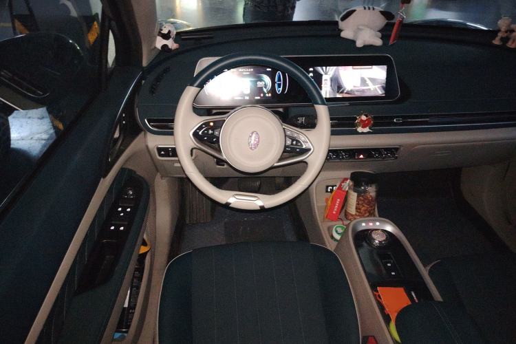 Used ORA Good Cat 2022 400km Standard Range Luxury Version Lithium Iron Phosphate Steering Wheel