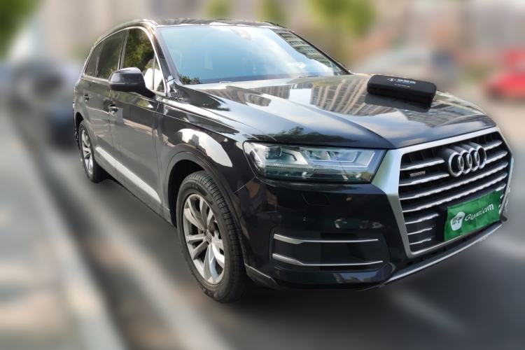 Used Audi Q7 2018 40 TFSI Comfort Model

