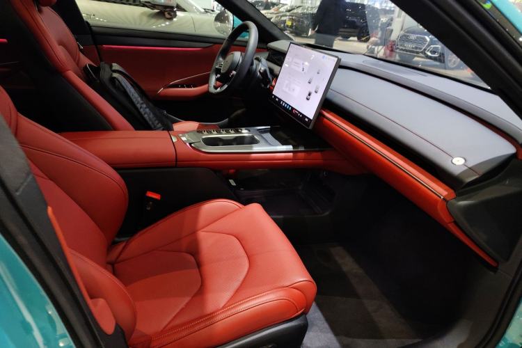 Used Xiaomi Auto SU7 2024 Four-Wheel Drive Ultra-Long Range Advanced Intelligent Driving Max Edition