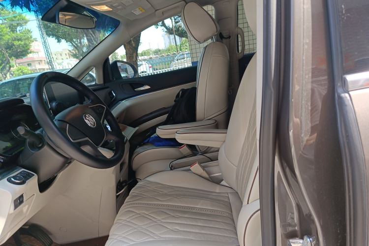 Used Buick GL8 2023 Land Executive Class Comfort Model