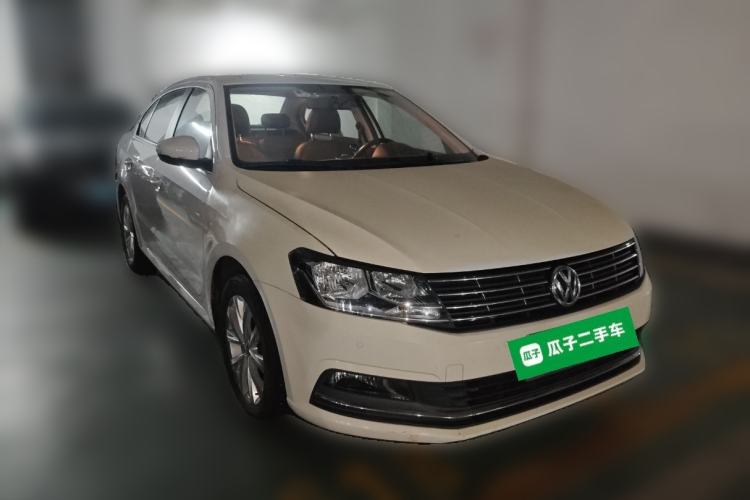 Used Volkswagen Lavida 2017 1.6L Automatic Comfort Edition
