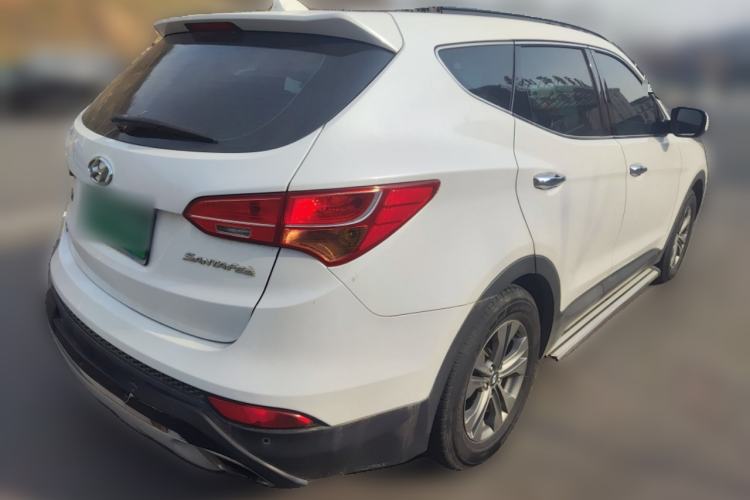 Used Hyundai Santa Fe 2015 2.0T Automatic Two-Wheel Drive Smart Version 5 Seats