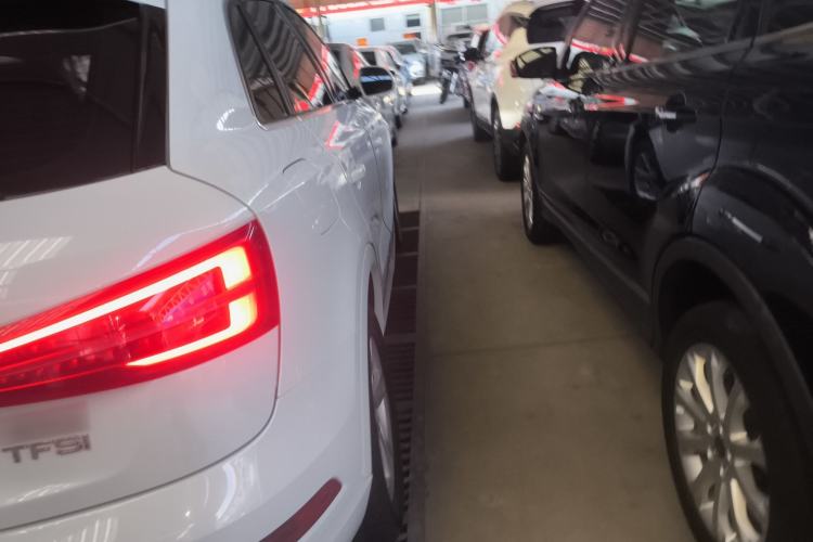 Used Audi Q3 2018 30th Anniversary Edition 30 TFSI Fashion Model Right Rear Taillight