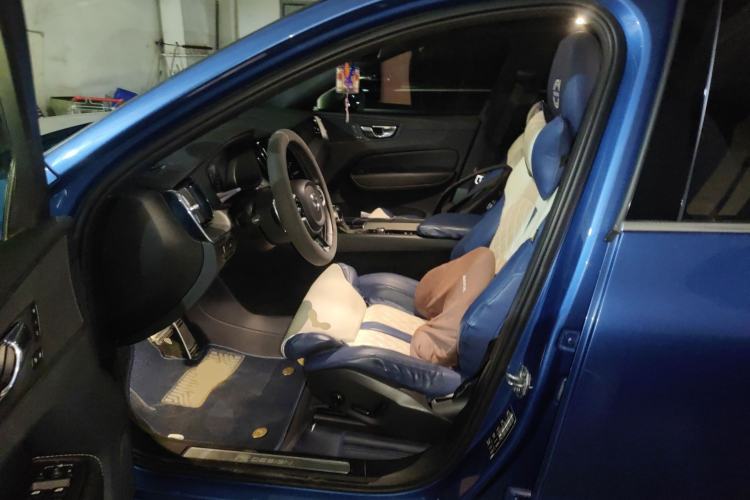 Used Volvo XC60 2019 T5 4x4 Zhiyuan Sport Edition China V Standard